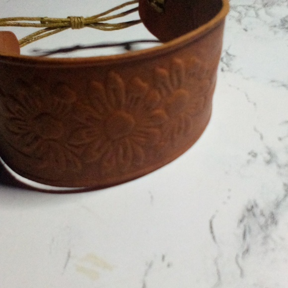 Artisan Hand Crafted Tooled Leather Cuff Bracelet - Picture 3 of 11